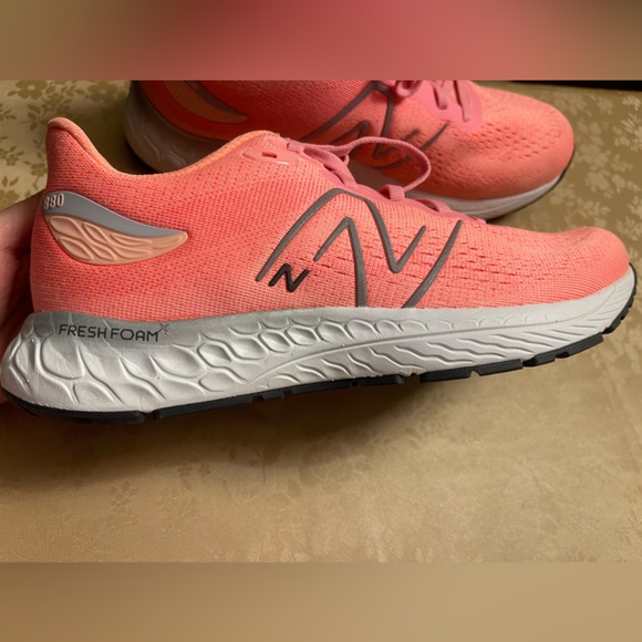 New balance fresh foam 880 size 6 - Picture 2 of 4